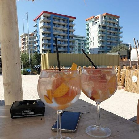 Bluemarina Apartamente Mamaia Exteriör bild