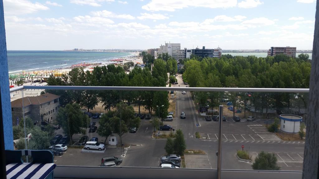 Bluemarina Apartamente Mamaia Exteriör bild