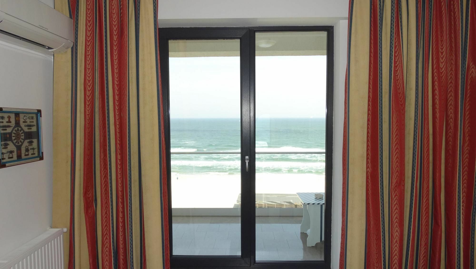 Bluemarina Apartamente Mamaia Exteriör bild