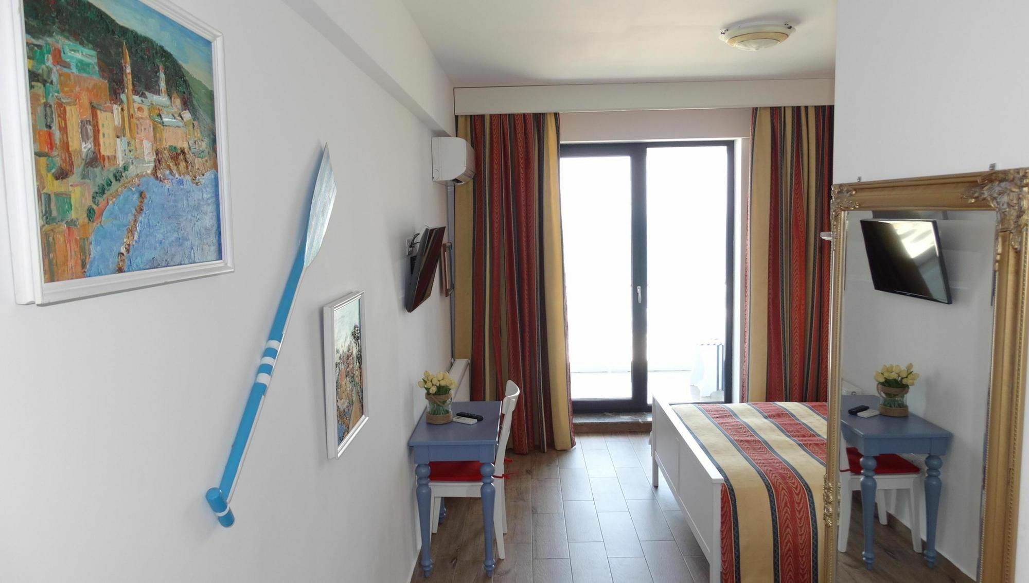 Bluemarina Apartamente Mamaia Exteriör bild