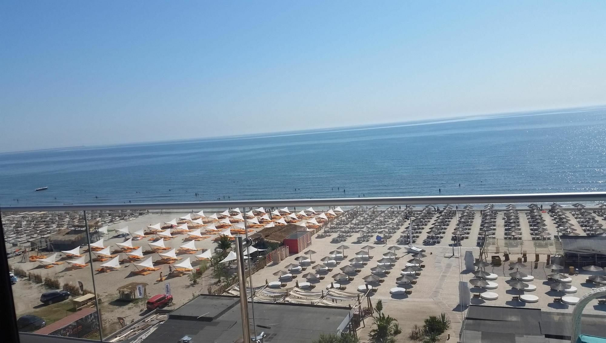 Bluemarina Apartamente Mamaia Exteriör bild