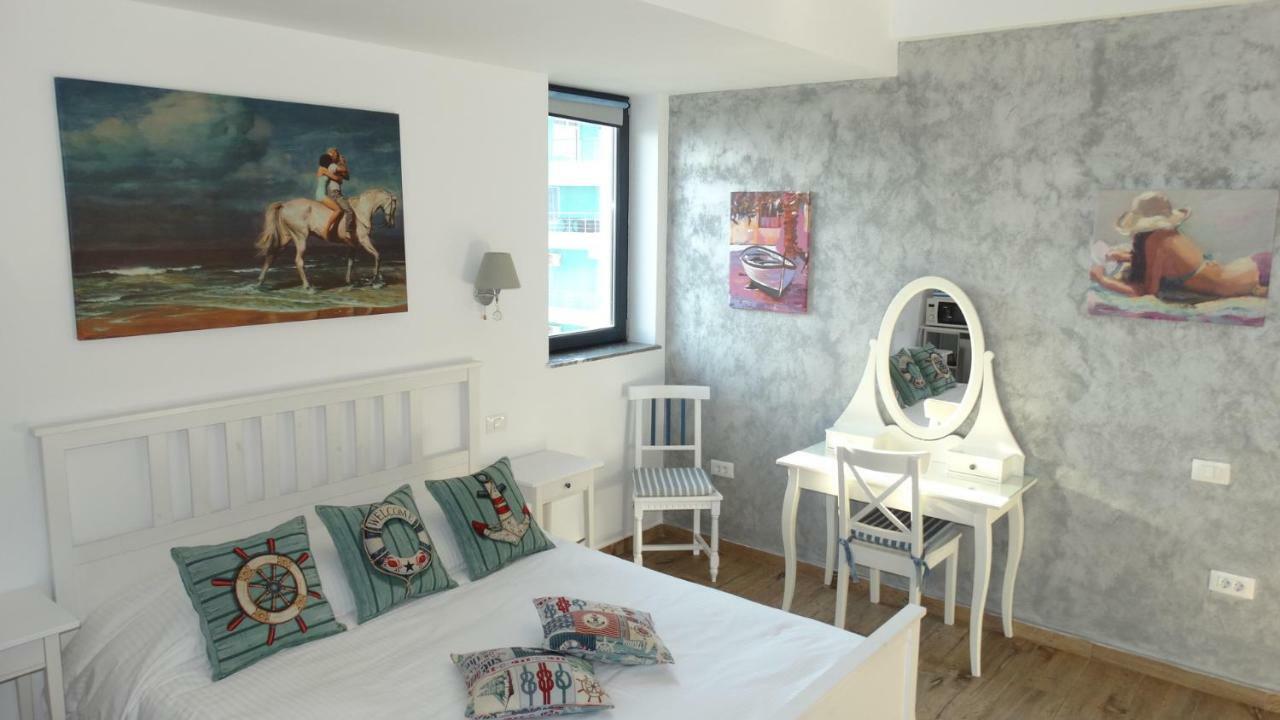 Bluemarina Apartamente Mamaia Exteriör bild